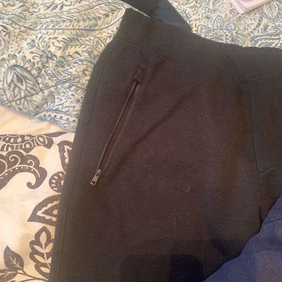 4 pair of sweatpants Uniqlo and Gap - Picture 2 of 7